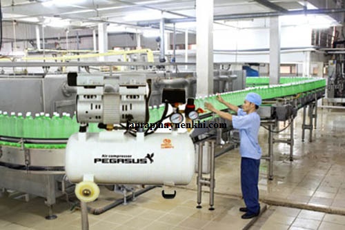 máy nén khí không dầu Pegasus TM-OF550-25L được sử dụng trong hệ thống sản xuất đồ uống