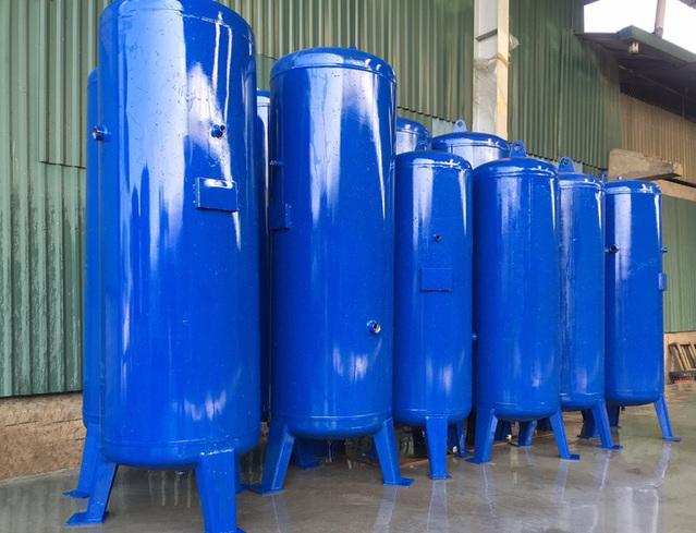 Bình chứa khí của máy nén khí phải được chế tạo từ các chất liệu dày dặn để đảm bảo an toàn khi sử dụng