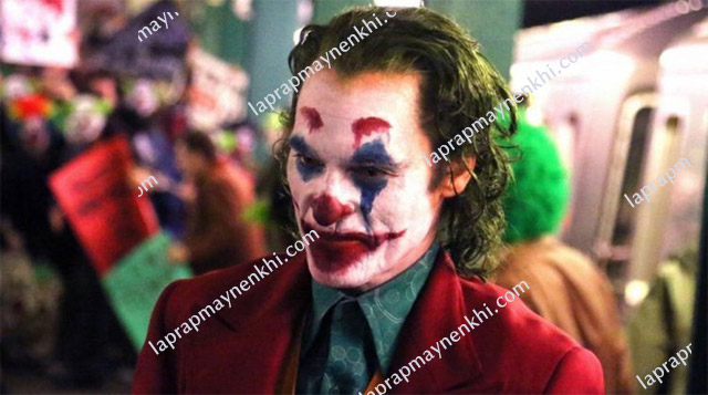 Hóa thân thành Joker - Một gã hề, kẻ sát nhân máu lạnh